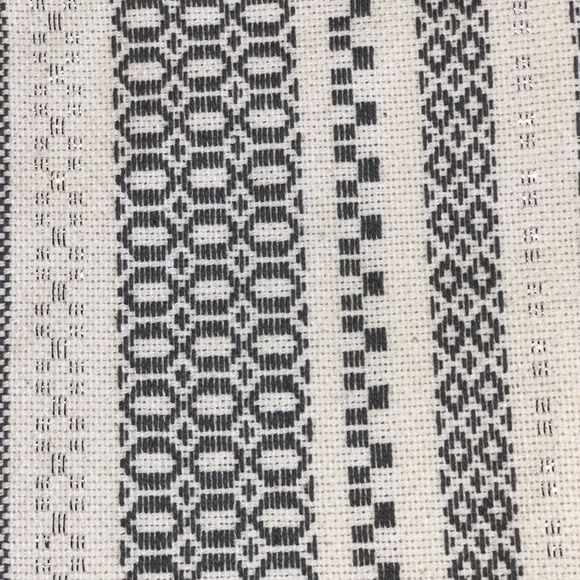 NWOT table runner - Picture 2 of 5